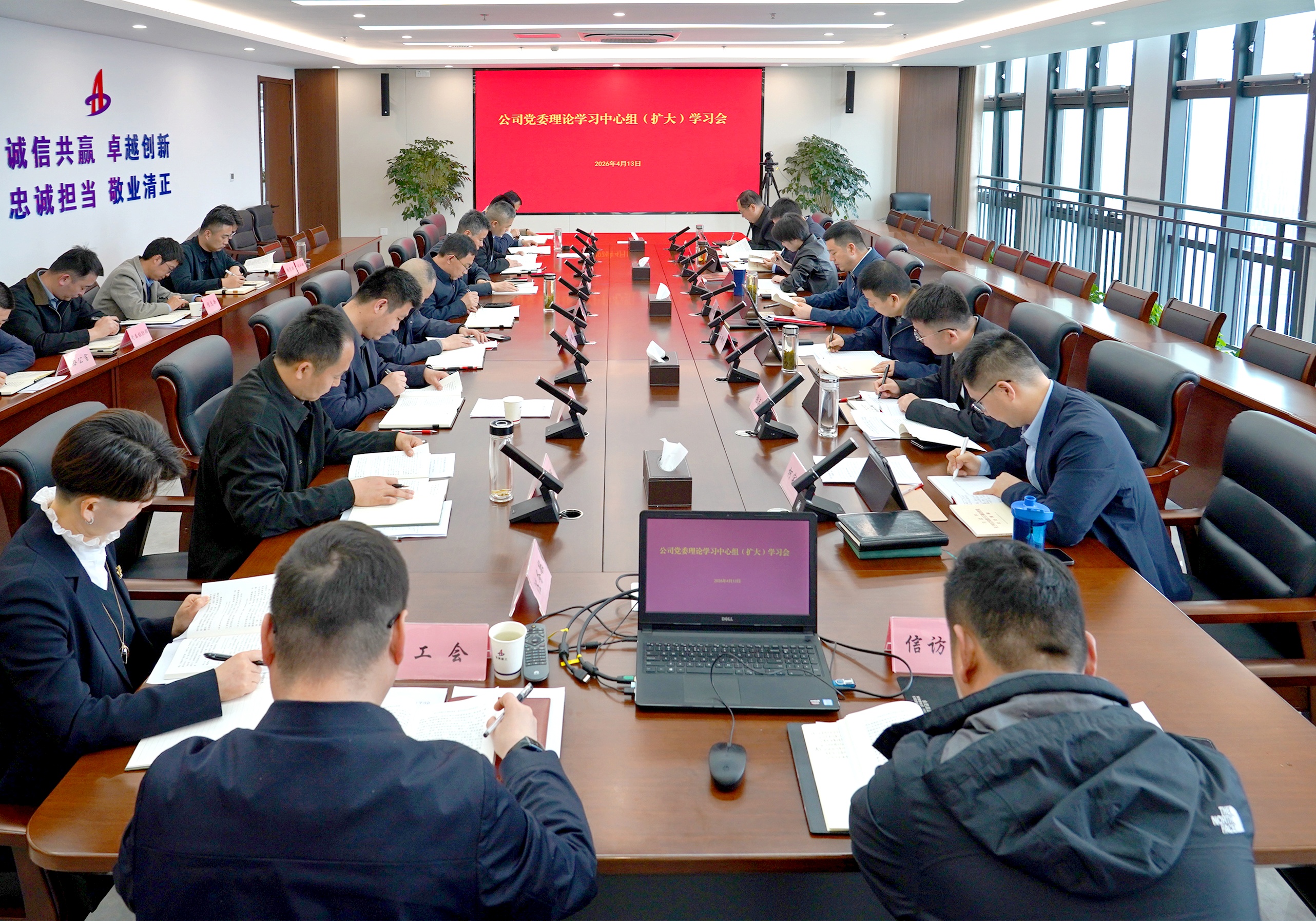 F3D40C5FAD1EB64ECEE30B9C330FCE65_副本.jpg